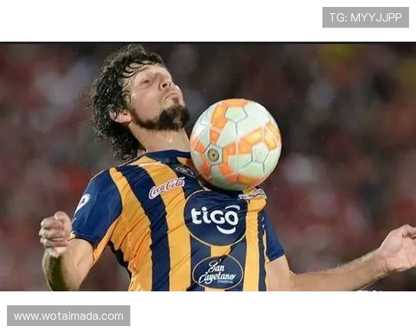 图库曼与阿尔多的激烈对决揭示了足球战术的深度与魅力