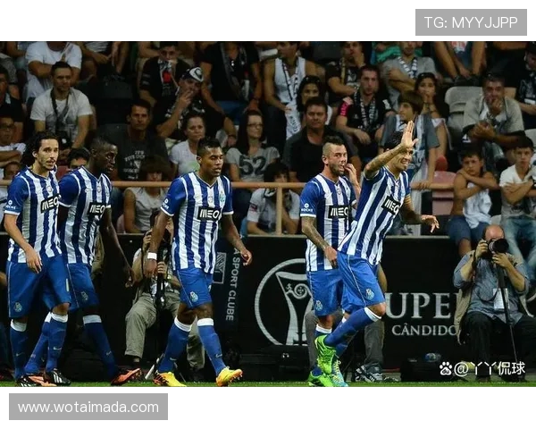 布拉加主场迎战波尔图双方争夺葡超冠军重要三分 布拉加主场迎战波尔图双方争夺葡超冠军重要三分