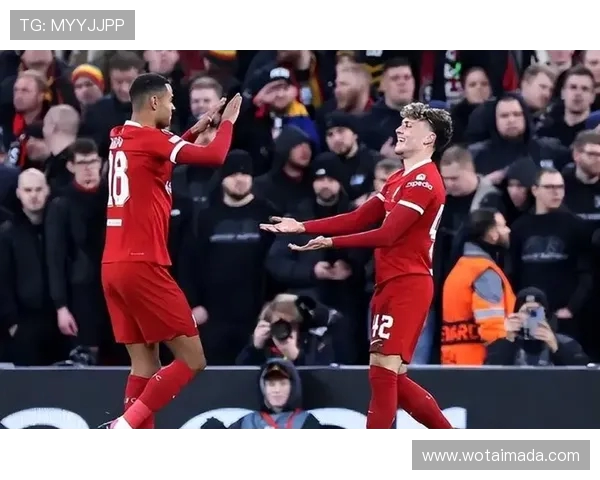 曼联与利物浦欧联对决精彩回顾与赛后分析