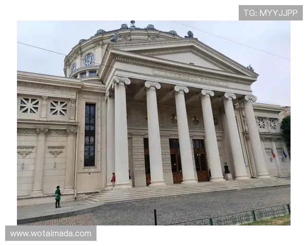 米尔萨米与布加勒斯特的激烈对决展现足球魅力与战术智慧的较量