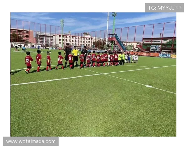 成都足球队团队协作能力大幅提升荣登全国足球团队协作排名新高