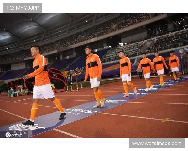 武汉羽毛球队在欧锦赛中的默契配合与精彩表现分析 武汉羽毛球队在欧锦赛中的默契配合与精彩表现分析